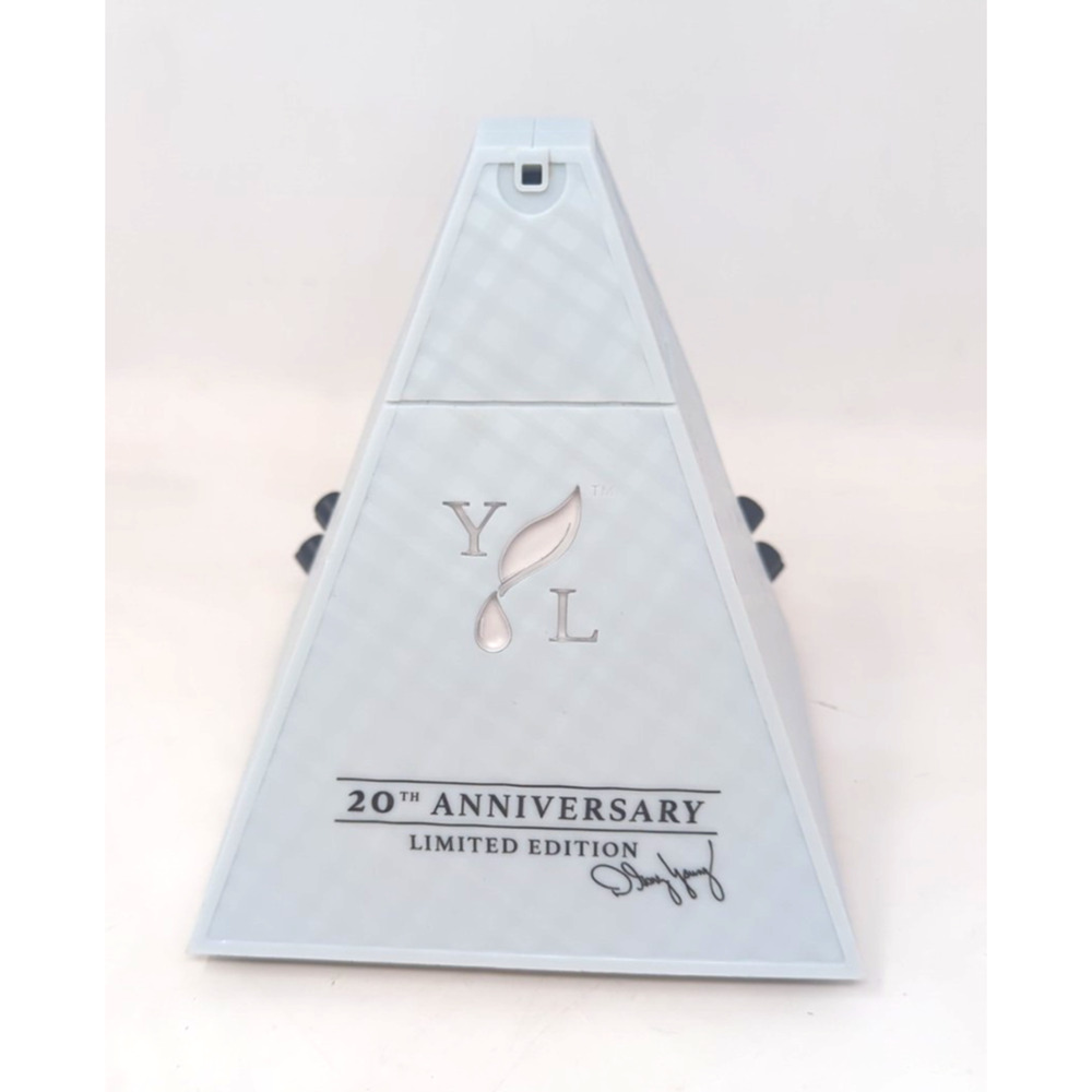 Young Living 20th Anniversary Limited Edition AromaLux Atomizing Diffuser lights